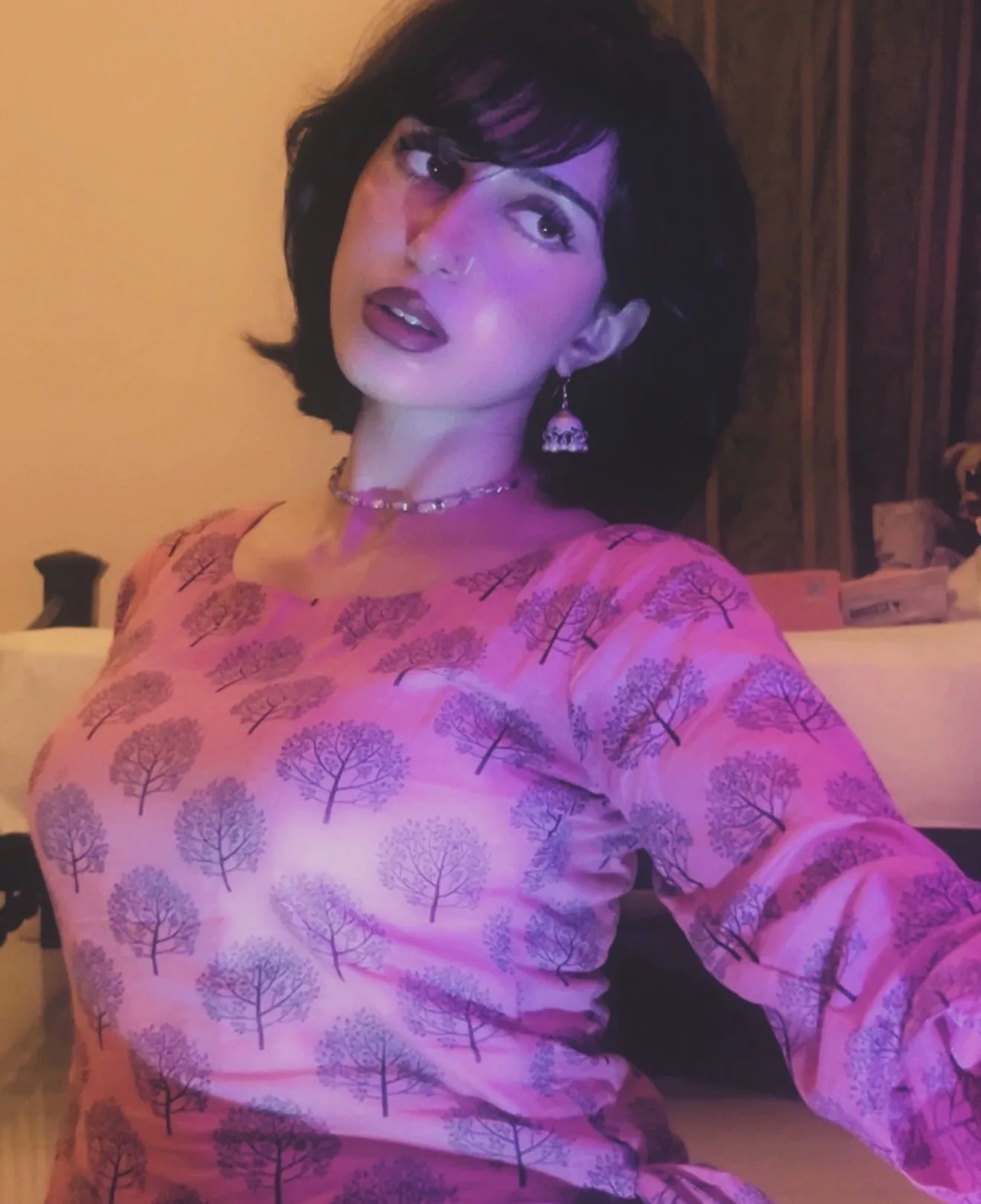 Gulabi kurti